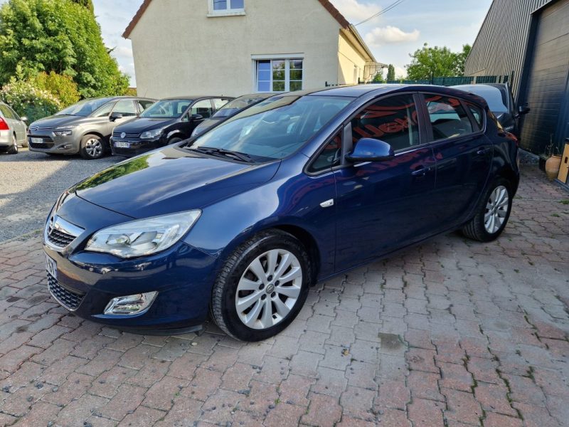 OPEL ASTRA 1.7L 16V CDTi 110cv ECOFLEX COSMO / Révisée&Garantie