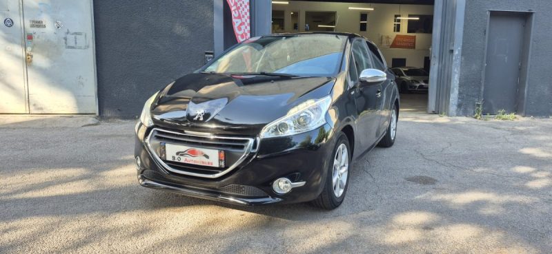 Peugeot 208 1.6 e-hdi 92 ch Envy, Noir , *Clim*, *GPS*, *Sièges baquet*, *Idéale jeune conducteur*