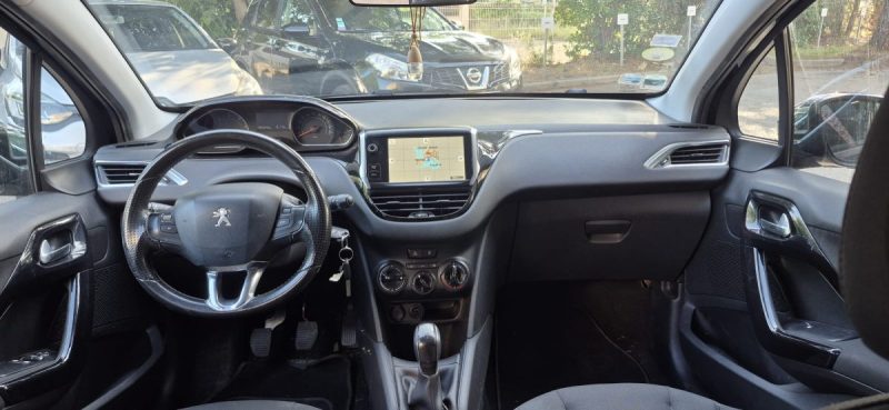 Peugeot 208 1.6 e-hdi 92 ch Envy, Noir , *Clim*, *GPS*, *Sièges baquet*, *Idéale jeune conducteur*