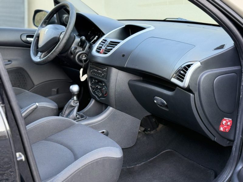 PEUGEOT 206+ 2010
