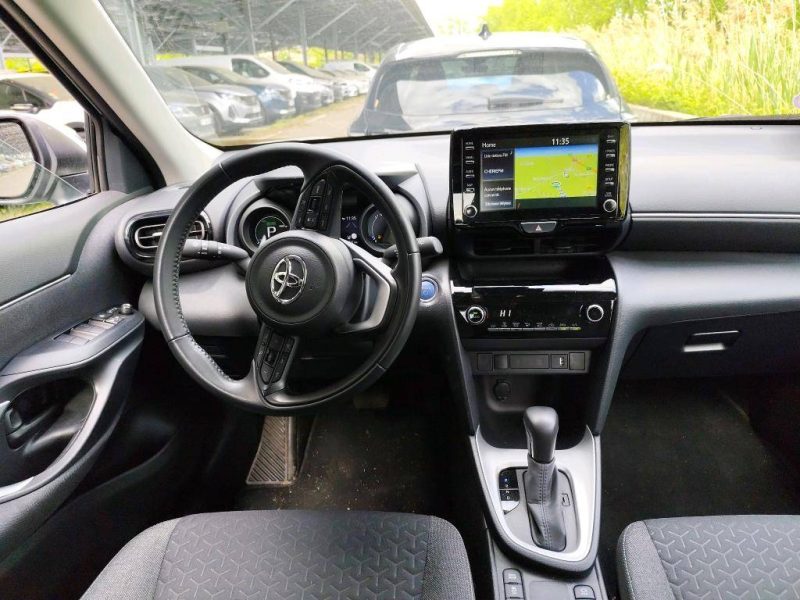 TOYOTA YARIS CROSS 2024