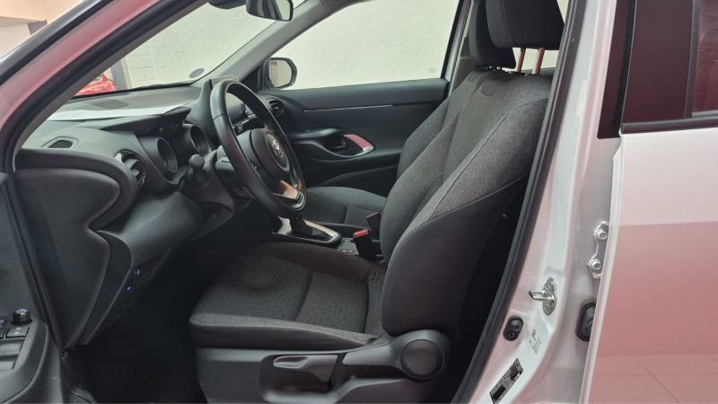 TOYOTA YARIS CROSS 2024