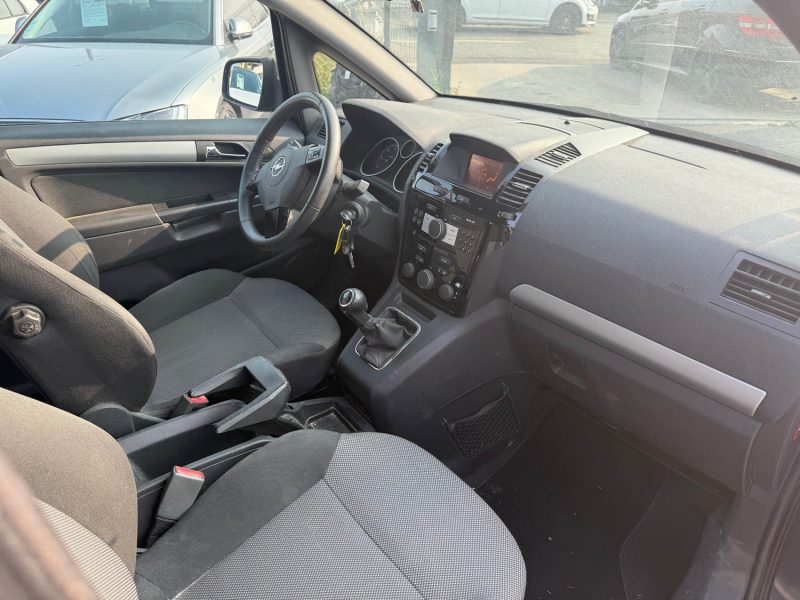 OPEL ZAFIRA 2011