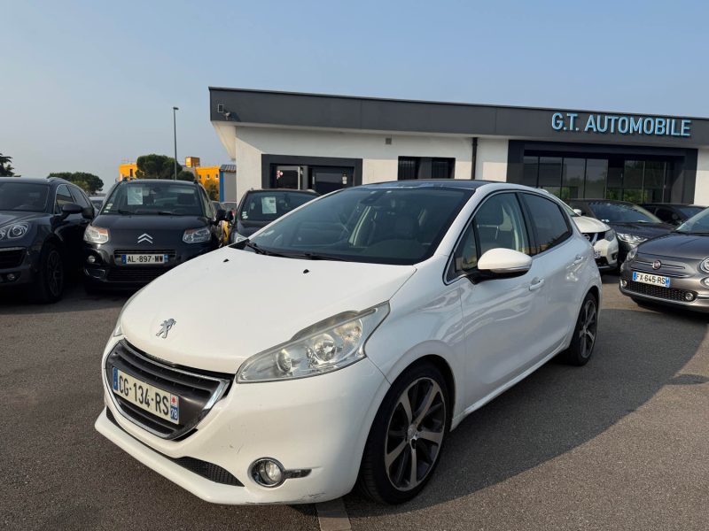 PEUGEOT 208 2012