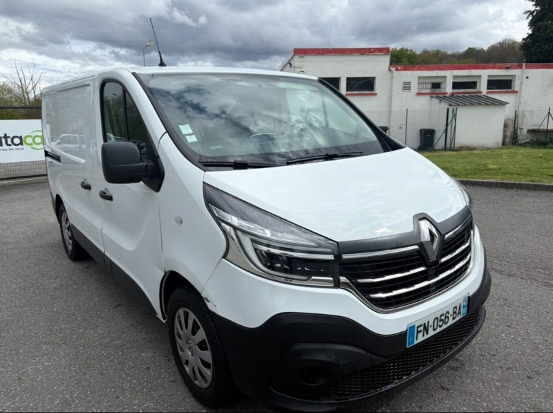 RENAULT TRAFIC 2020