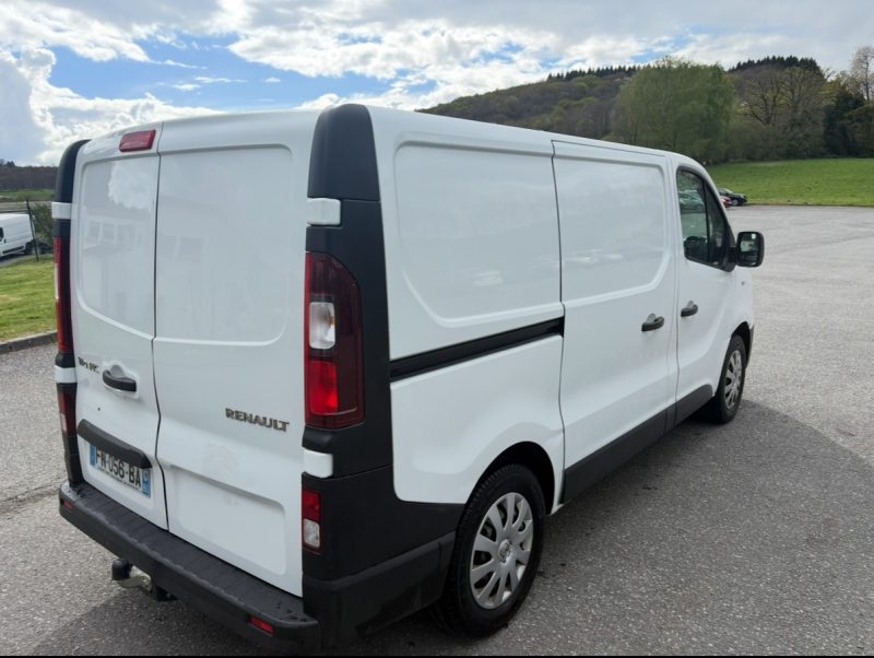 RENAULT TRAFIC 2020