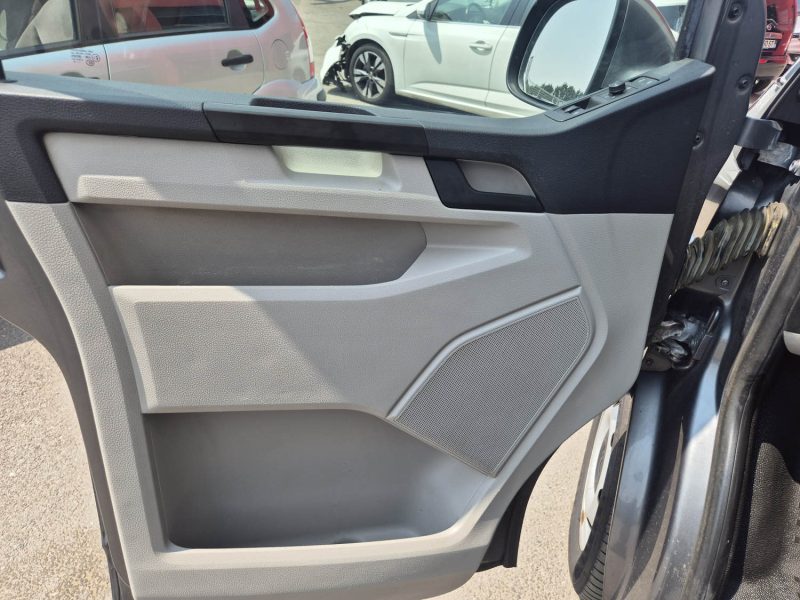 VOLKSWAGEN TRANSPORTER 2018