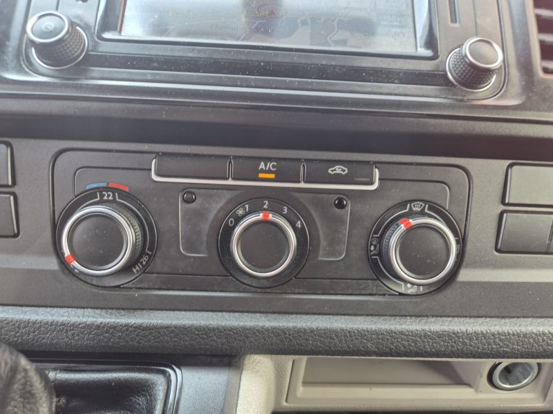 VOLKSWAGEN TRANSPORTER 2018