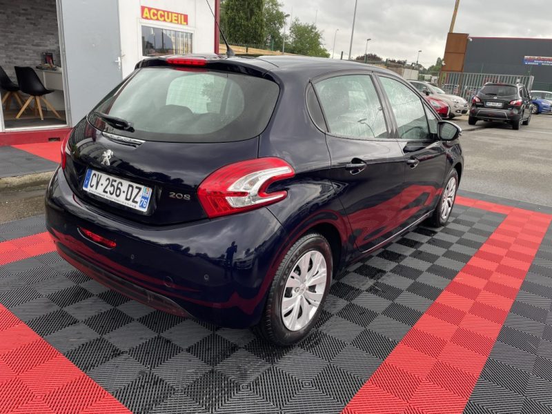PEUGEOT 208 2013