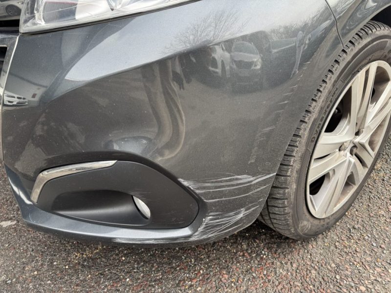 Peugeot 208 5 Portes 1.2 VTi 82 cv