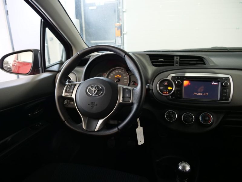 TOYOTA YARIS 2012