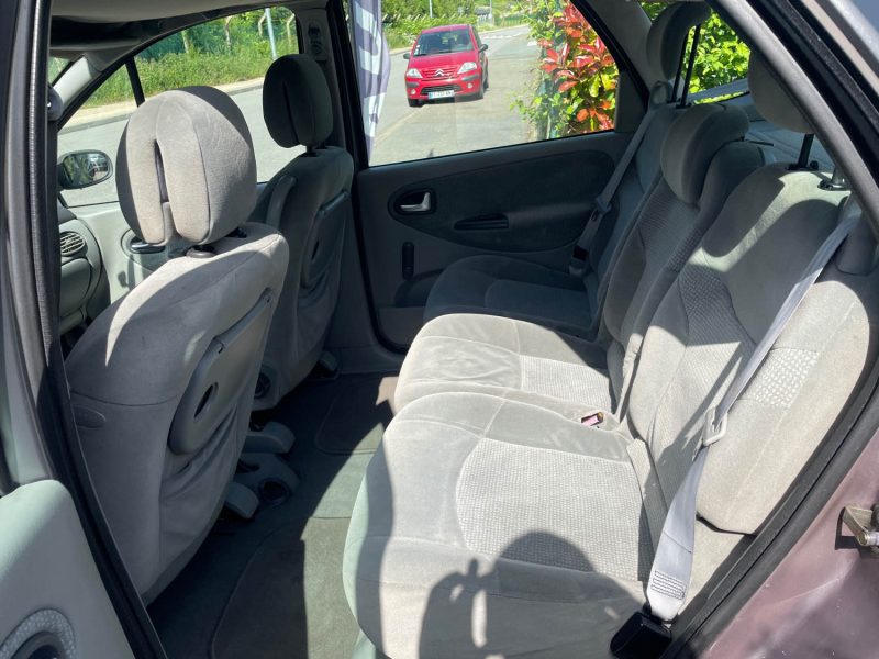 RENAULT MEGANE SCENIC II 1.4i 16VF 95CV