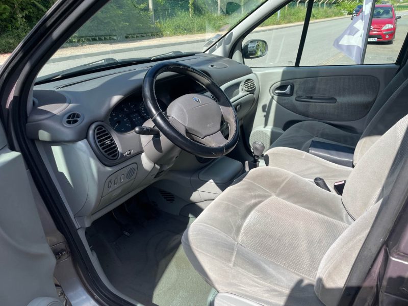 RENAULT MEGANE SCENIC II 1.4i 16VF 95CV