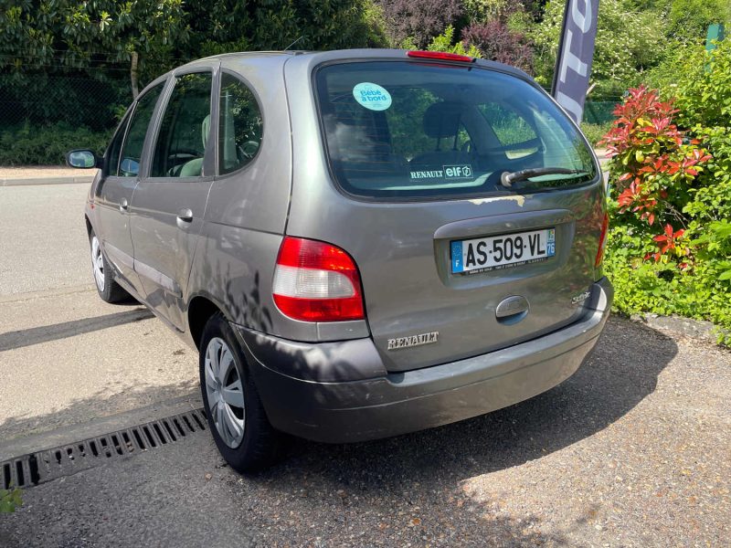 RENAULT MEGANE SCENIC II 1.4i 16VF 95CV