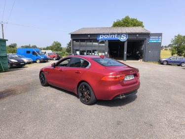 JAGUAR XE 2.0 D 180 CH FINITION PURE 2017