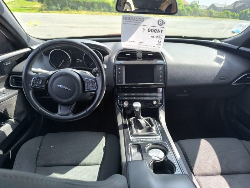 JAGUAR XE 2.0 D 180 CH FINITION PURE 2017