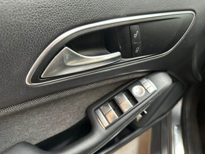 MERCEDES CLASSE GLA 200 136 CV 2014