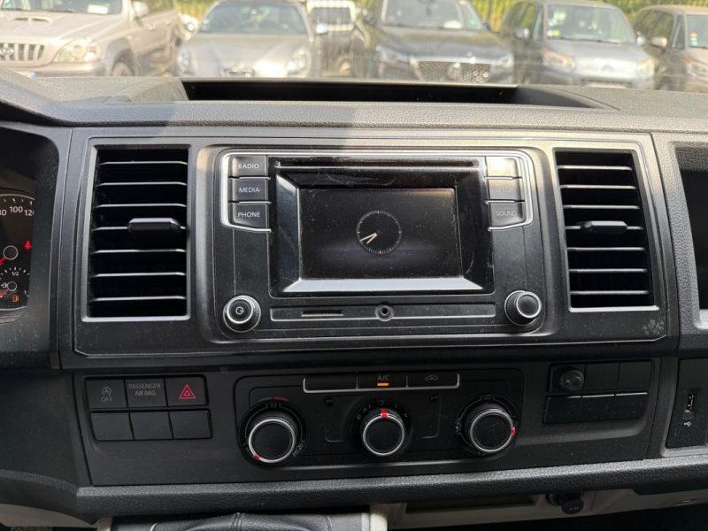 VOLKSWAGEN TRANSPORTER 2017