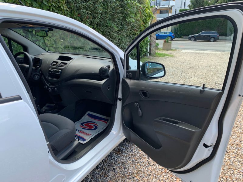 CHEVROLET SPARK 2012 1.0i