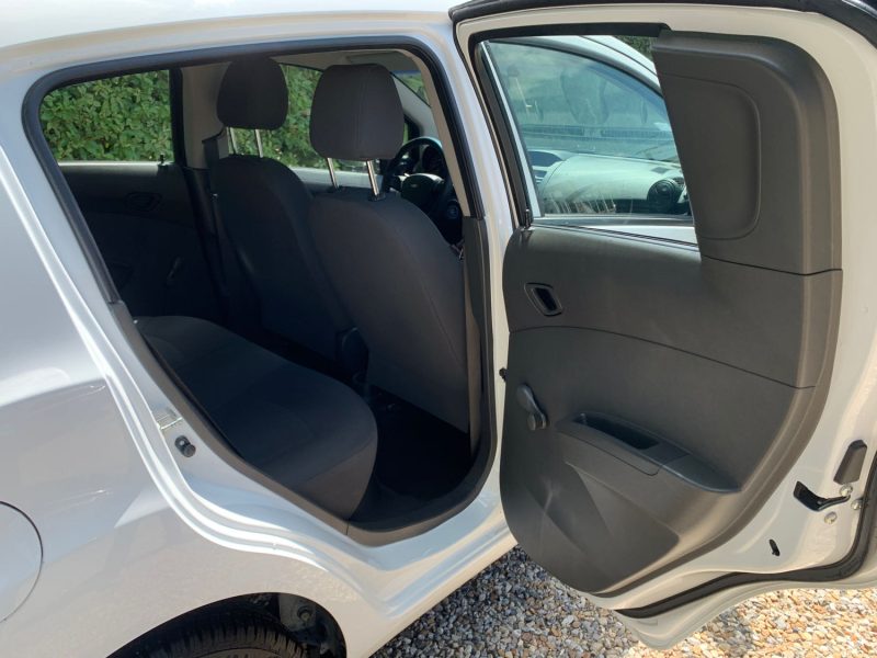 CHEVROLET SPARK 2012 1.0i