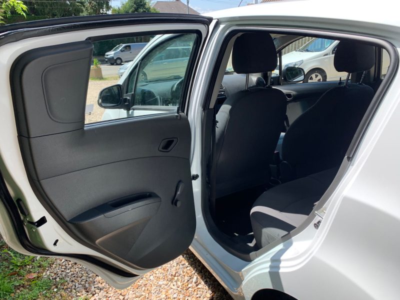 CHEVROLET SPARK 2012 1.0i