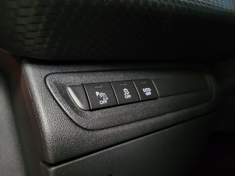 PEUGEOT 208 1.2 110 CH GT LINE / SIEGES CHAUFFANT / COURROIE CHANGEE // SUIVI COMPLET 