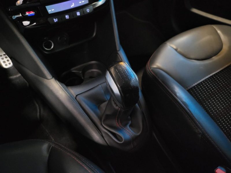 PEUGEOT 208 1.2 110 CH GT LINE / SIEGES CHAUFFANT / COURROIE CHANGEE // SUIVI COMPLET 