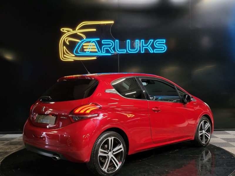 PEUGEOT 208 1.2 110 CH GT LINE / SIEGES CHAUFFANT / COURROIE CHANGEE // SUIVI COMPLET 