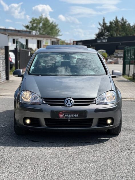VOLKSWAGEN GOLF 5 2004