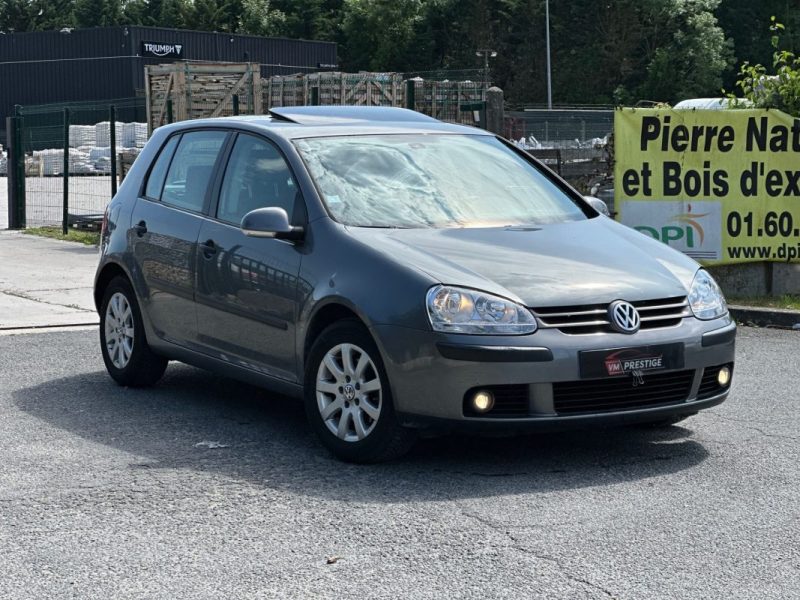 VOLKSWAGEN GOLF 5 2004