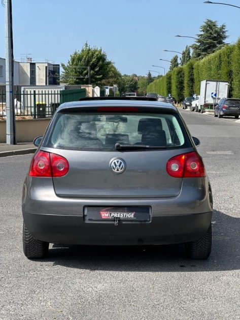VOLKSWAGEN GOLF 5 2004