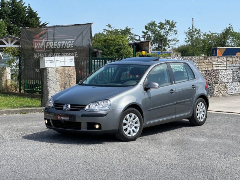 VOLKSWAGEN GOLF 5 2004