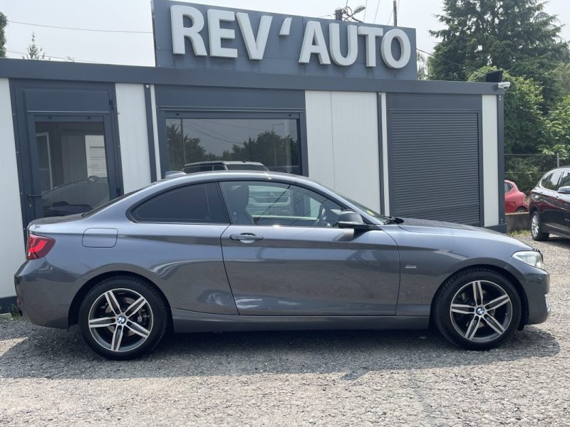 BMW Série 2 Coupé F22 - 220dA xDrive 190ch Sport Boite auto / Xénons / GPS 110.000 km 09/2015