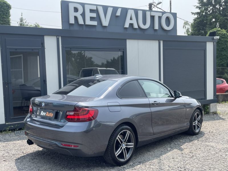 BMW Série 2 Coupé F22 - 220dA xDrive 190ch Sport Boite auto / Xénons / GPS 110.000 km 09/2015