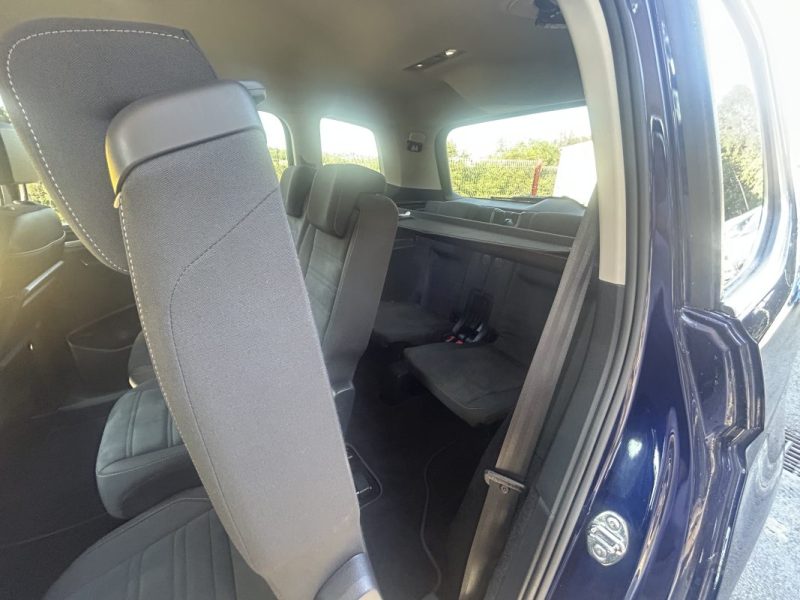 VOLKSWAGEN TOURAN 2023