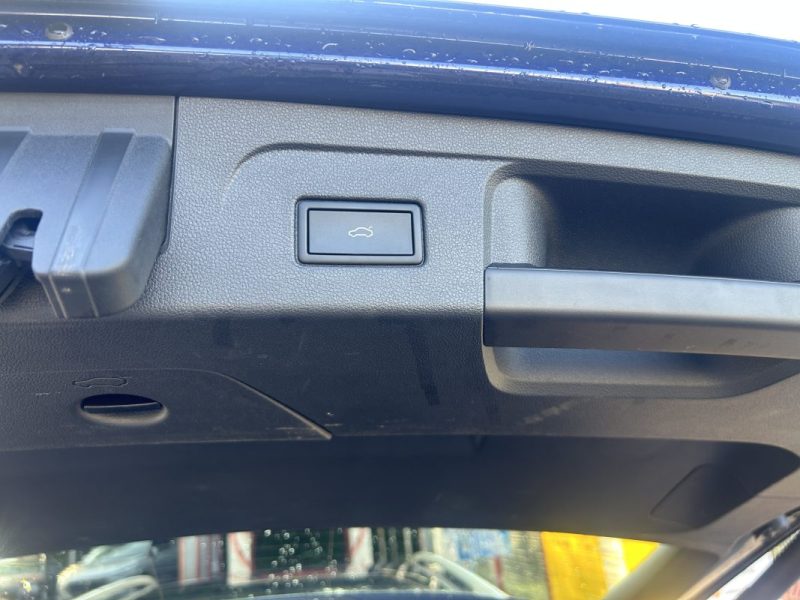 VOLKSWAGEN TOURAN 2023