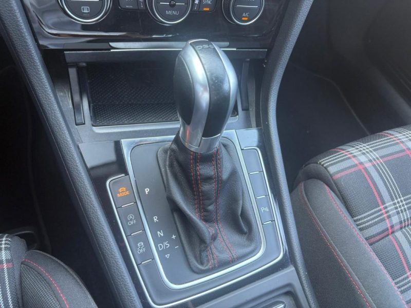 VOLKSWAGEN GOLF 2019