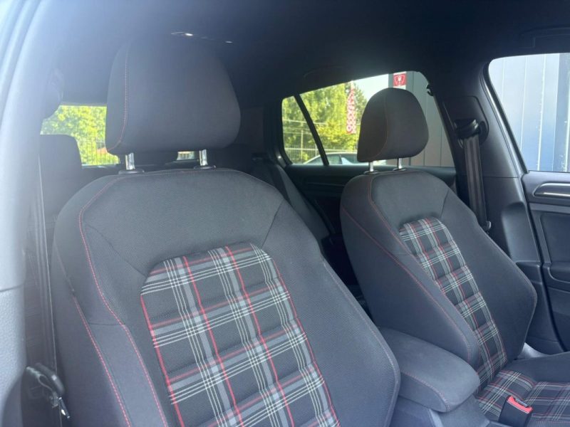 VOLKSWAGEN GOLF 2019