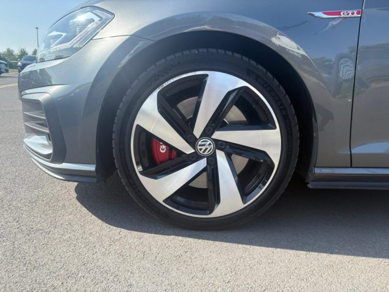 VOLKSWAGEN GOLF 2019