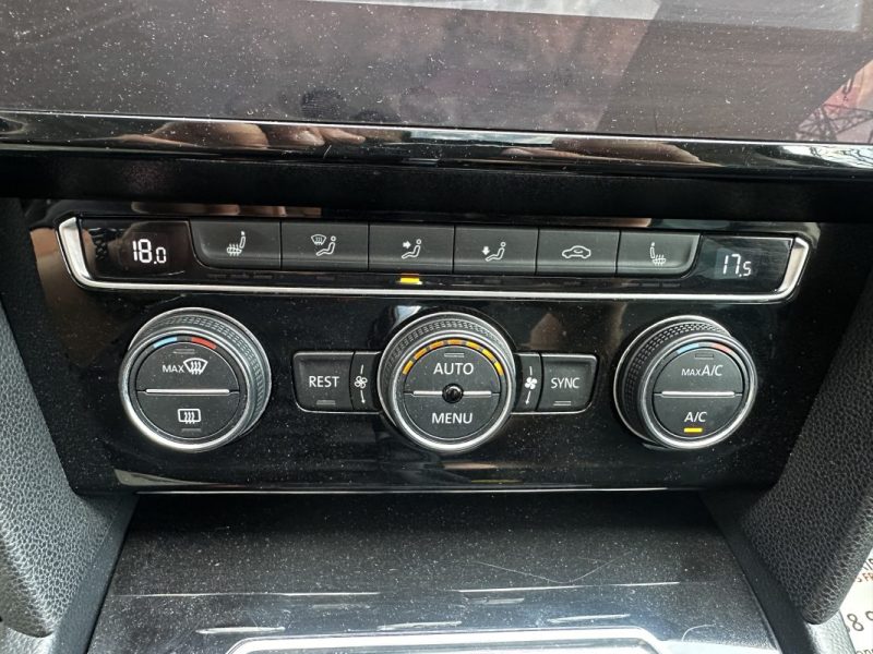 VOLKSWAGEN PASSAT 2.0 TDI 150CV CARAT EXCLUSIVE / TOIT OUVRANT - *** REMISE - PRIX COUTANT !! ***