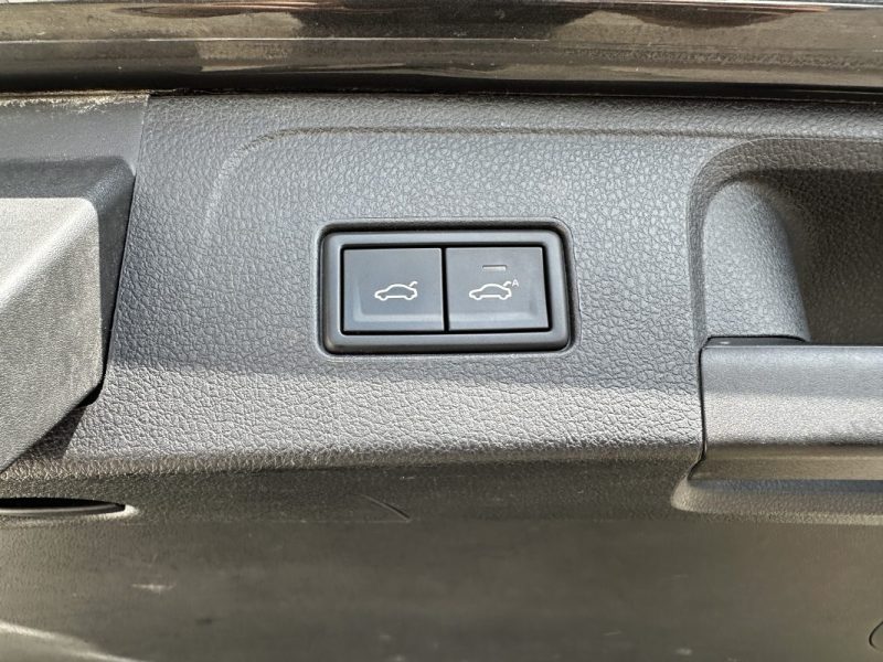 VOLKSWAGEN PASSAT 2.0 TDI 150CV CARAT EXCLUSIVE / TOIT OUVRANT - *** REMISE - PRIX COUTANT !! ***