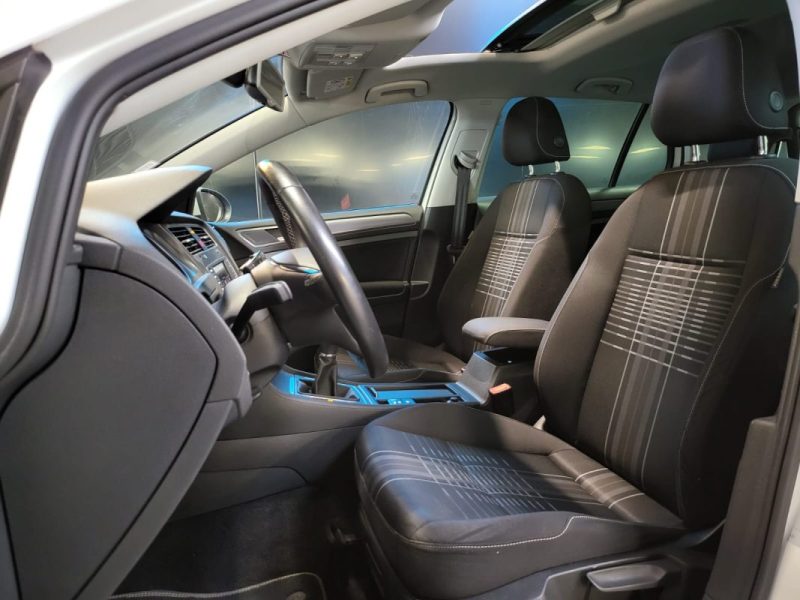 VOLKSWAGEN GOLF 1.2 TSI 110 LOUNGE R LINE / TOIT OUVRANT / RADAR AV AR