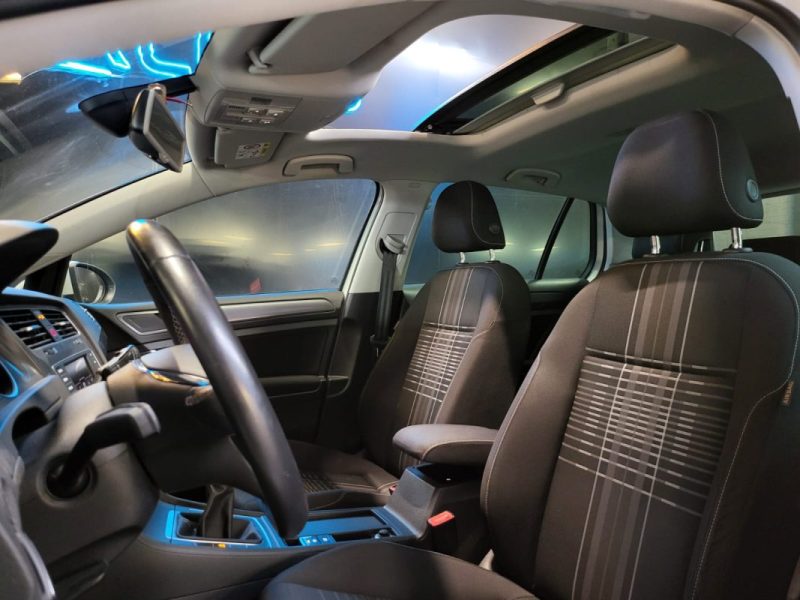 VOLKSWAGEN GOLF 1.2 TSI 110 LOUNGE R LINE / TOIT OUVRANT / RADAR AV AR