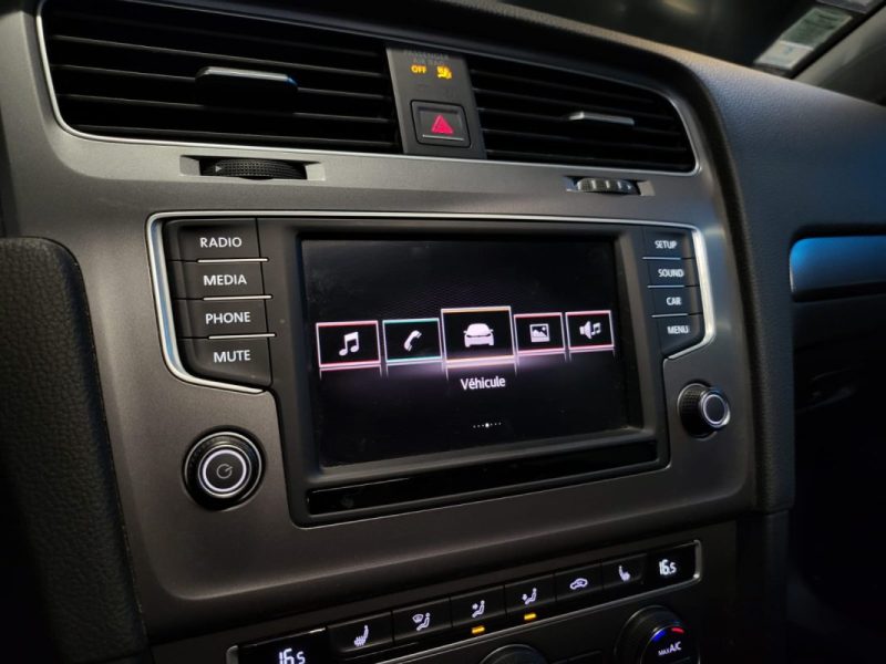 VOLKSWAGEN GOLF 1.2 TSI 110 LOUNGE R LINE / TOIT OUVRANT / RADAR AV AR