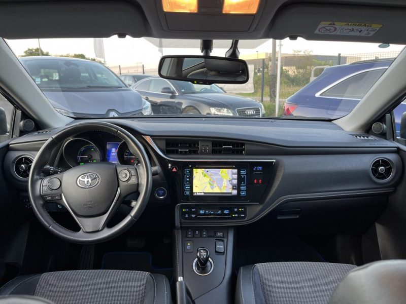 TOYOTA AURIS TOURING SPORTS 136H DINAMYC BUSINESS