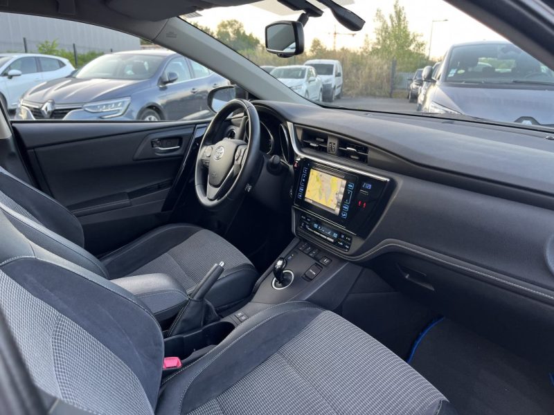 TOYOTA AURIS TOURING SPORTS 136H DINAMYC BUSINESS