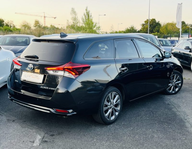 TOYOTA AURIS TOURING SPORTS 136H DINAMYC BUSINESS