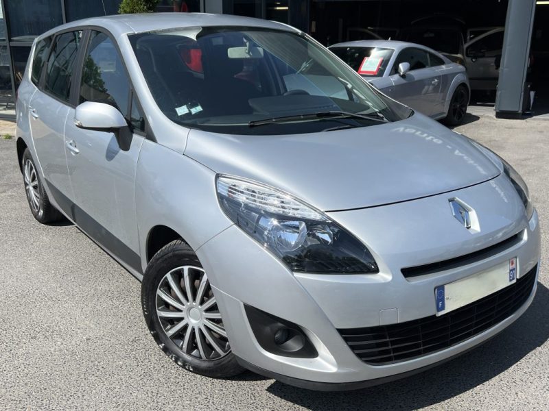 RENAULT SCENIC GRAND SCENIC 3 III 1.5 DCI 110 Cv 7 PLACES / CRIT AIR 2 - GARANTIE 1 AN