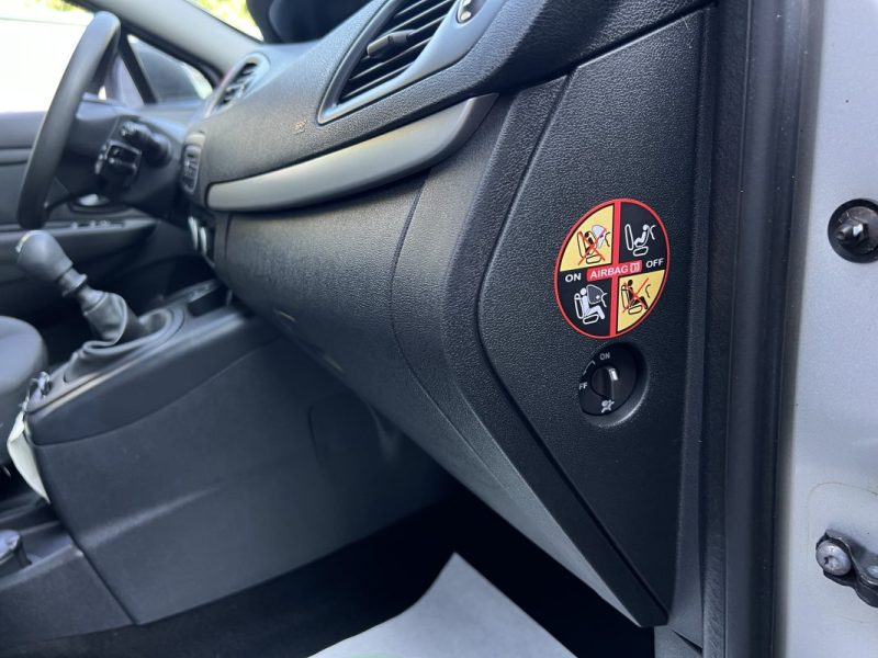 RENAULT SCENIC GRAND SCENIC 3 III 1.5 DCI 110 Cv 7 PLACES / CRIT AIR 2 - GARANTIE 1 AN