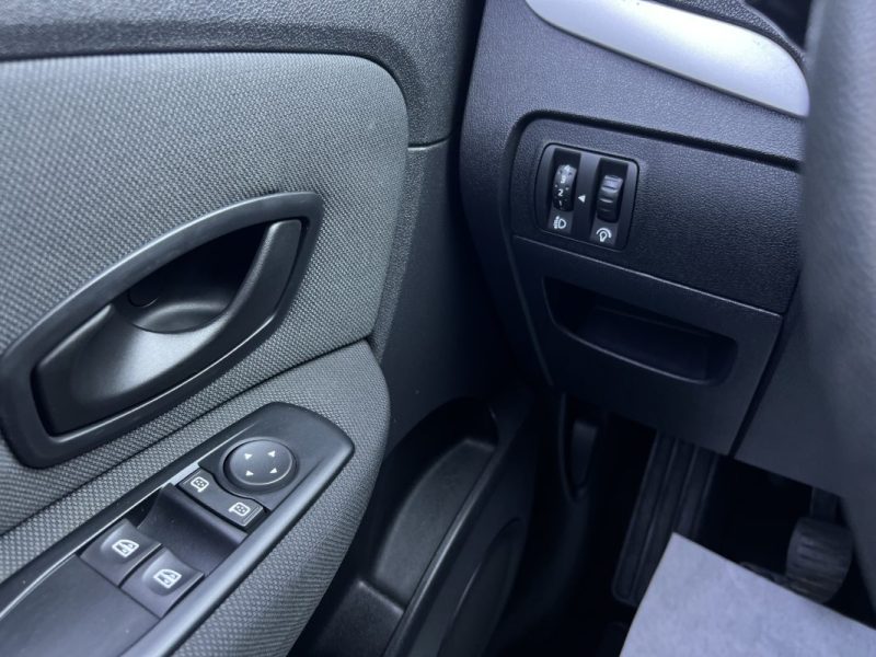 RENAULT SCENIC GRAND SCENIC 3 III 1.5 DCI 110 Cv 7 PLACES / CRIT AIR 2 - GARANTIE 1 AN